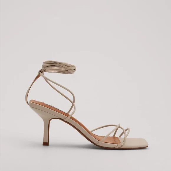 Low stiletto ankle strap heels - Picture 2 of 3